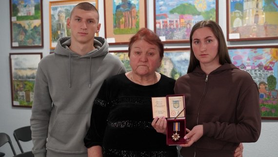 54 родини з Чернігівщини отримали нагороди загиблих бійців