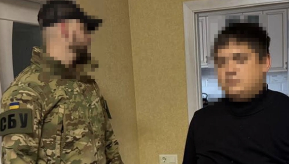 Вісімнадцять чоловіків незаконно забронювали на фермі: вирок бухгалтерці