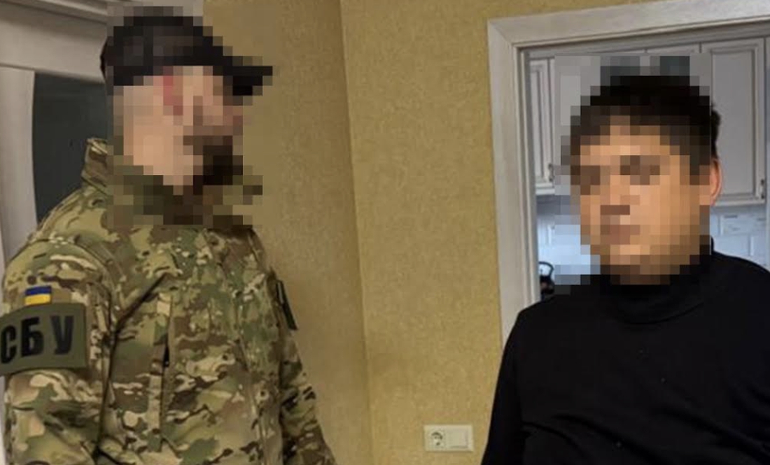 Вісімнадцять чоловіків незаконно забронювали на фермі: вирок бухгалтерці