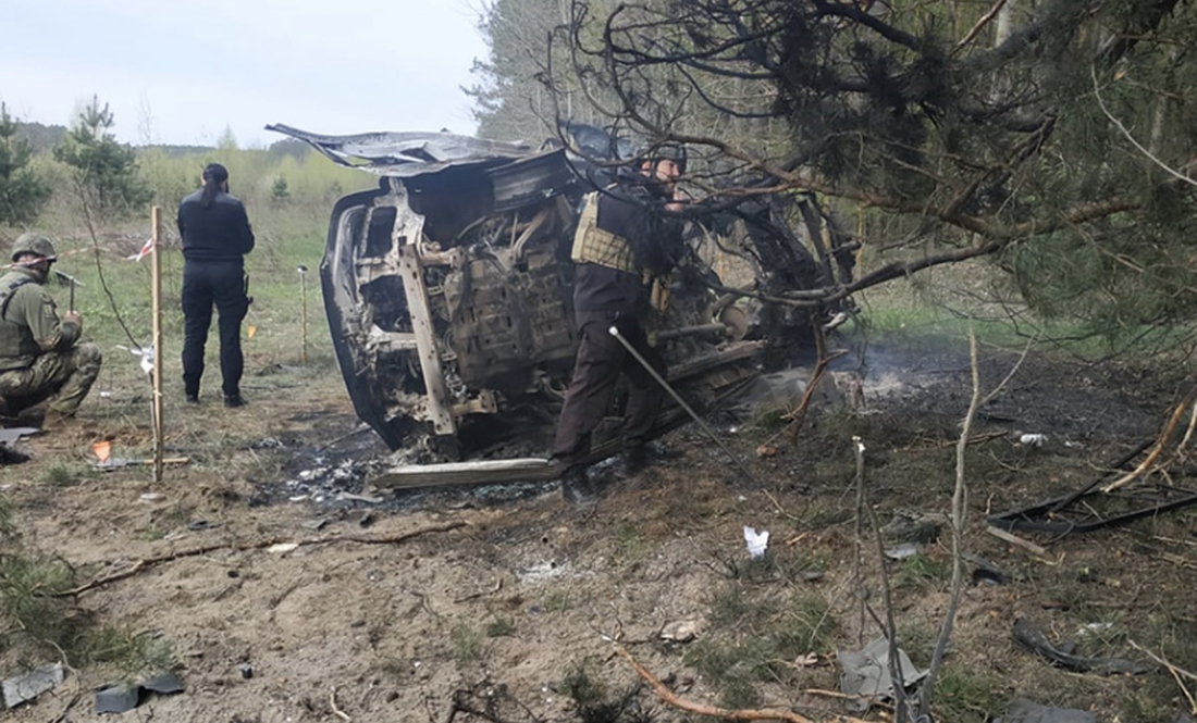 На Чернігівщині підірвалось авто: на міну наїхало заднє колесо позашляховика
