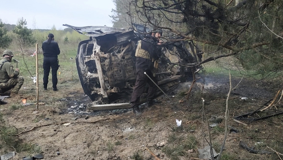 На Чернігівщині підірвалось авто: на міну наїхало заднє колесо позашляховика