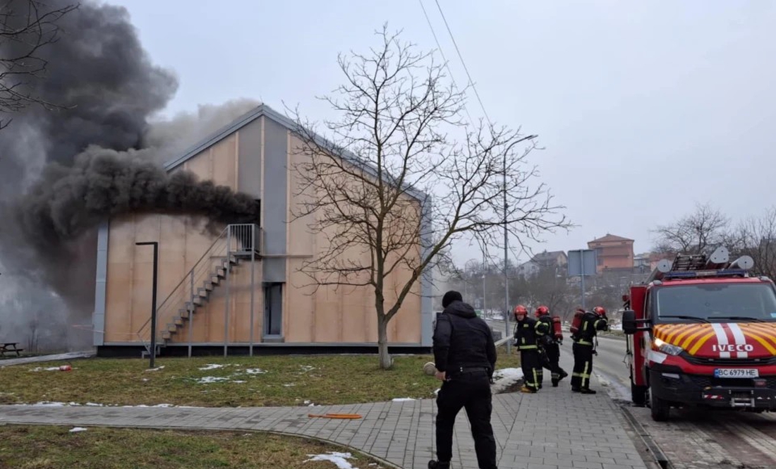 У Чернігові горів модульний будинок. Що відомо