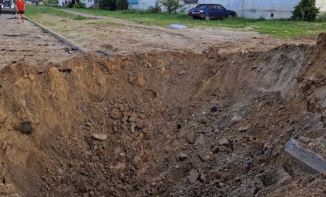 Росіяни масово обстрілювали прикордоння: горіли будинки у селі Семенівської громади