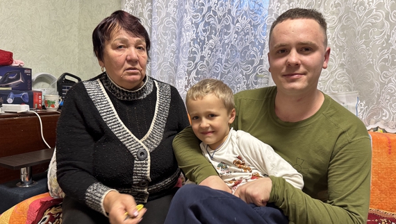 Надія Лазаренко з онуками Єгором та Віктором