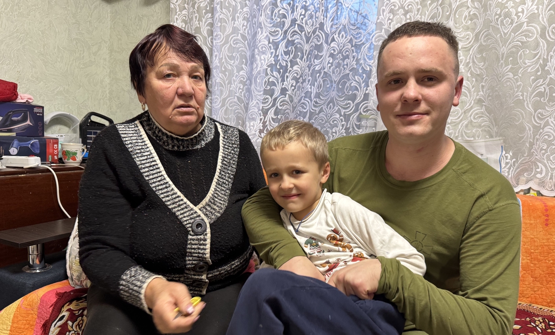 Надія Лазаренко з онуками Єгором та Віктором