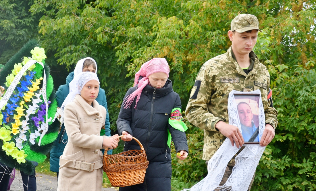 У Коропській громаді попрощались із Захисником: загинув на Херсонщині