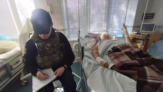 Вороги б’ють у двори і городи, по мирних людях і конях