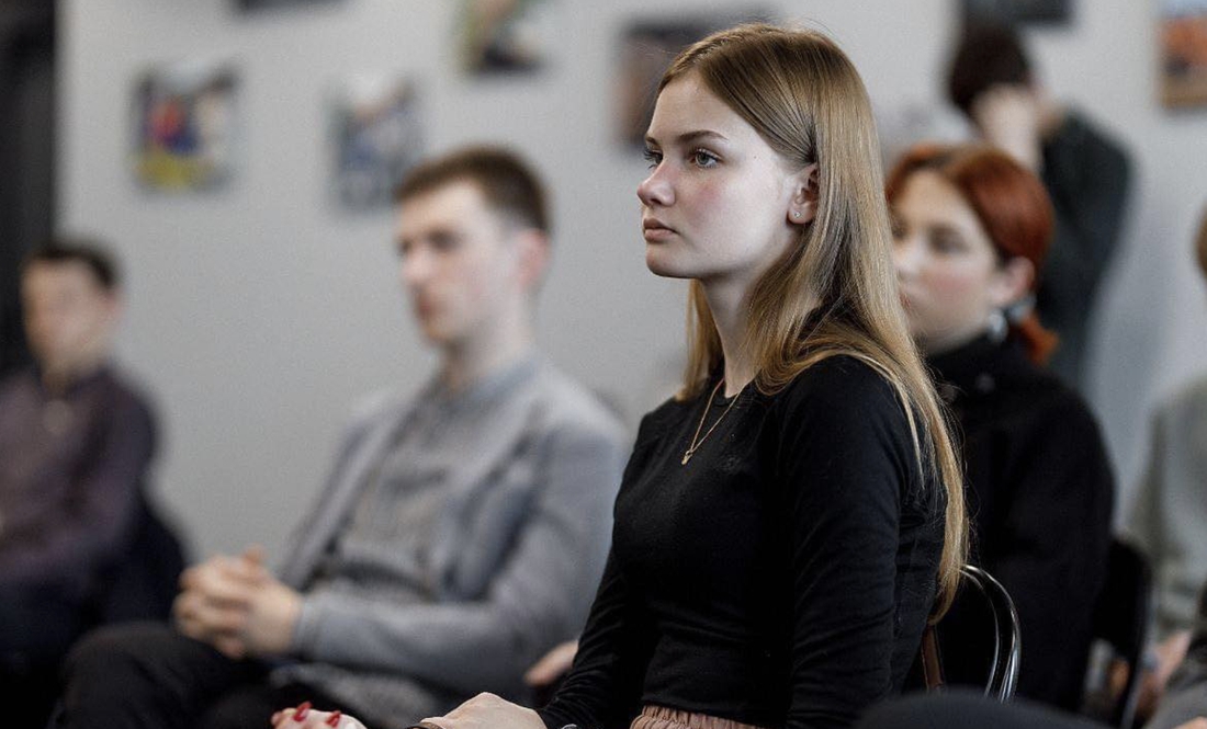 16-річна городнянка-президентка стала героїнею виставки у Києві, а ще хоче розвивати рідне місто