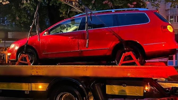 Залишився без авто: у Чернігові нетверезий водій з 2,20 проміле не погодився з Драгером