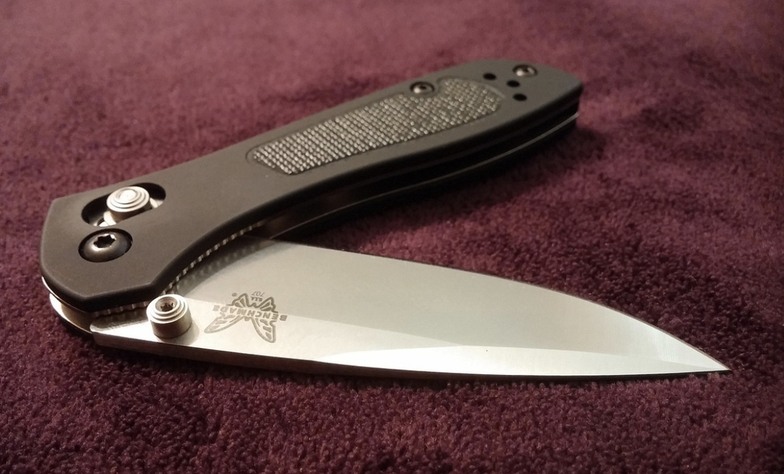 Фіксований чи складаний ніж: що вибирають військові?