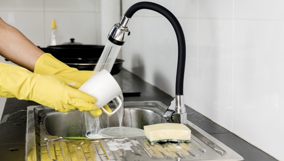 Робота посудомийниці в Тернополі: керівництво по успішному працевлаштуванню