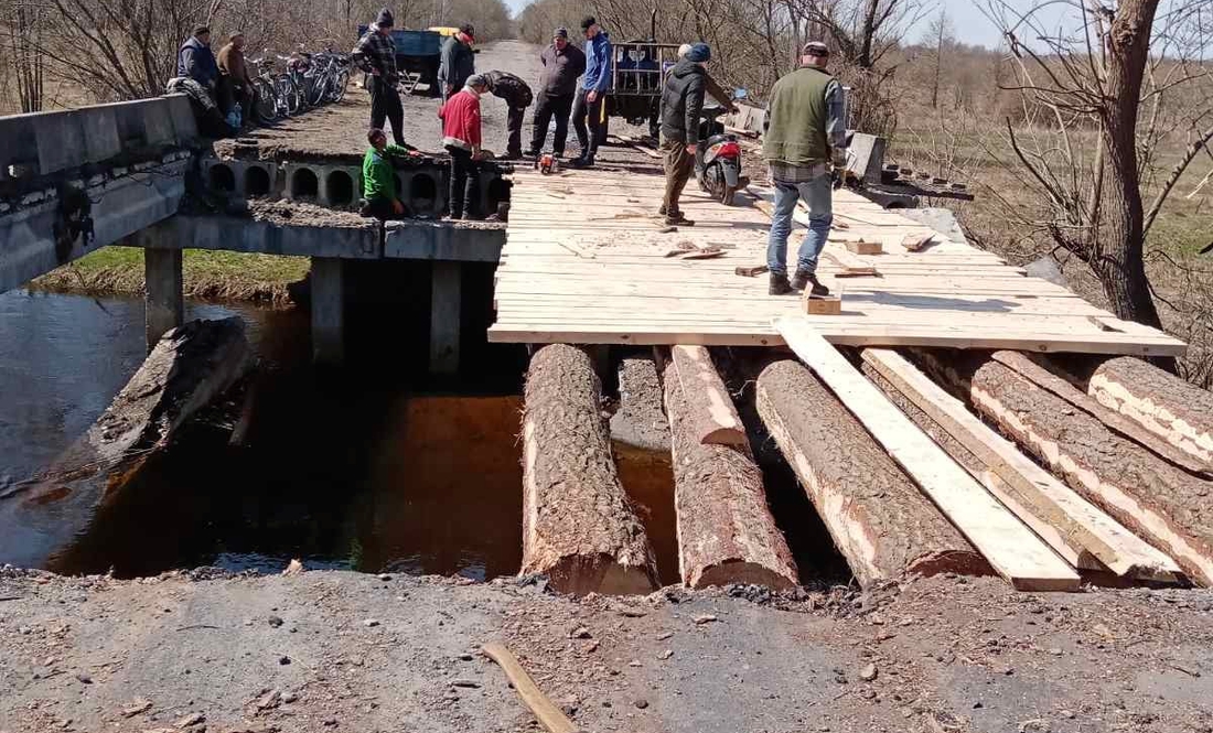 На Чернігівщині селяни власноруч відновили міст