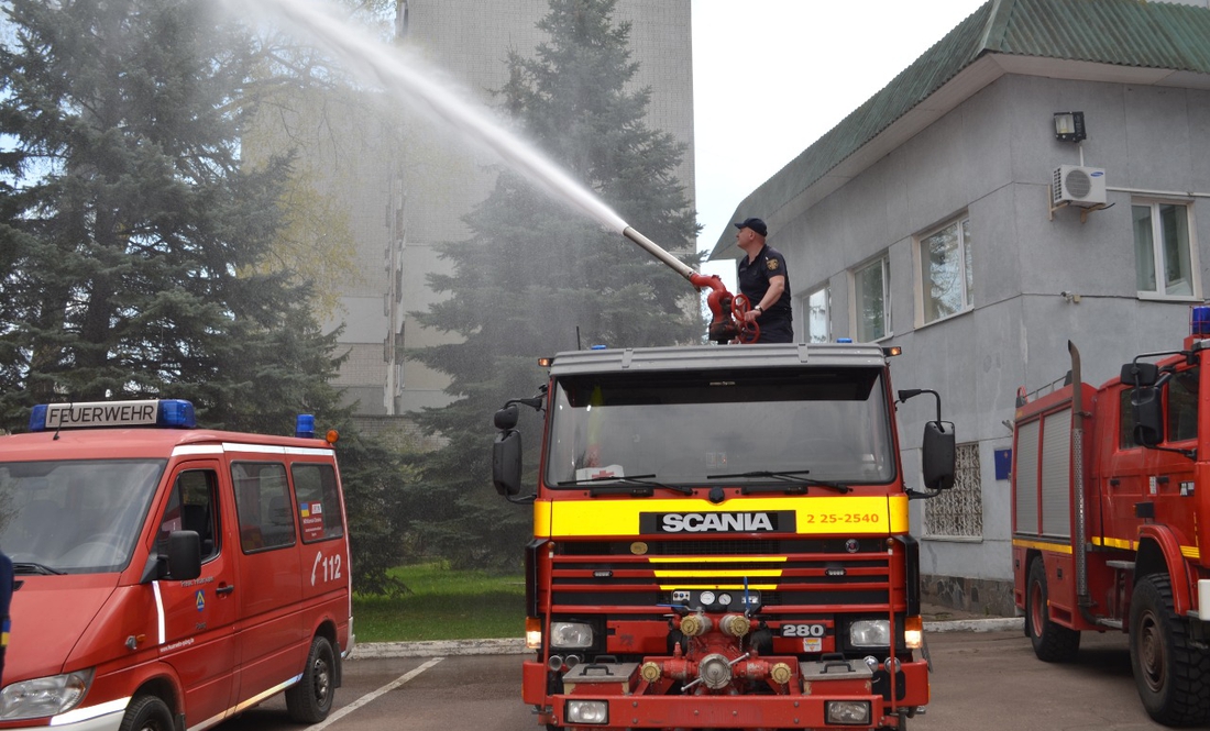 Від консерви до пожежних автомобілів: що отримує Чернігівщина від благодійників