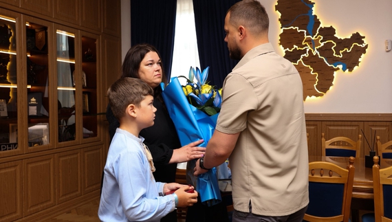 У Києві родині загиблого захисника з Чернігівщини передали посмертні відзнаки