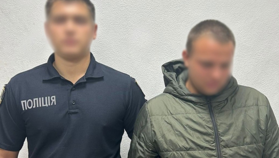 Пограбував 20-річну дівчину: у Чернігові затримали зловмисника