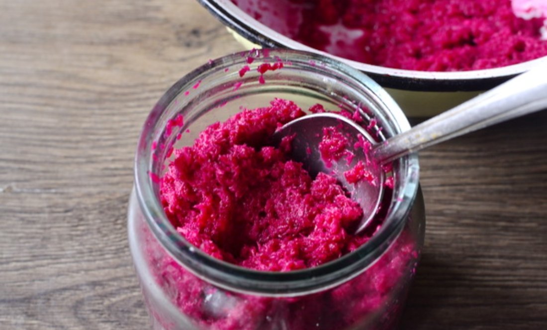 Усе - у соковижималку: жінка поділилася рецептом хріну