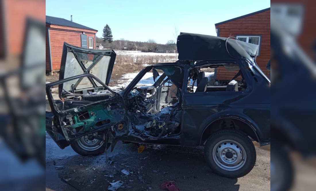 У прикордонному місті ворожий дрон розніс «Ниву»: поранений чоловік