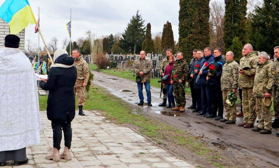 Ніжинська громада прощалася з двома захисниками