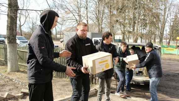 Хліб, продукти, ліки: у села Чернігівського району завозять гуманітарну допомогу