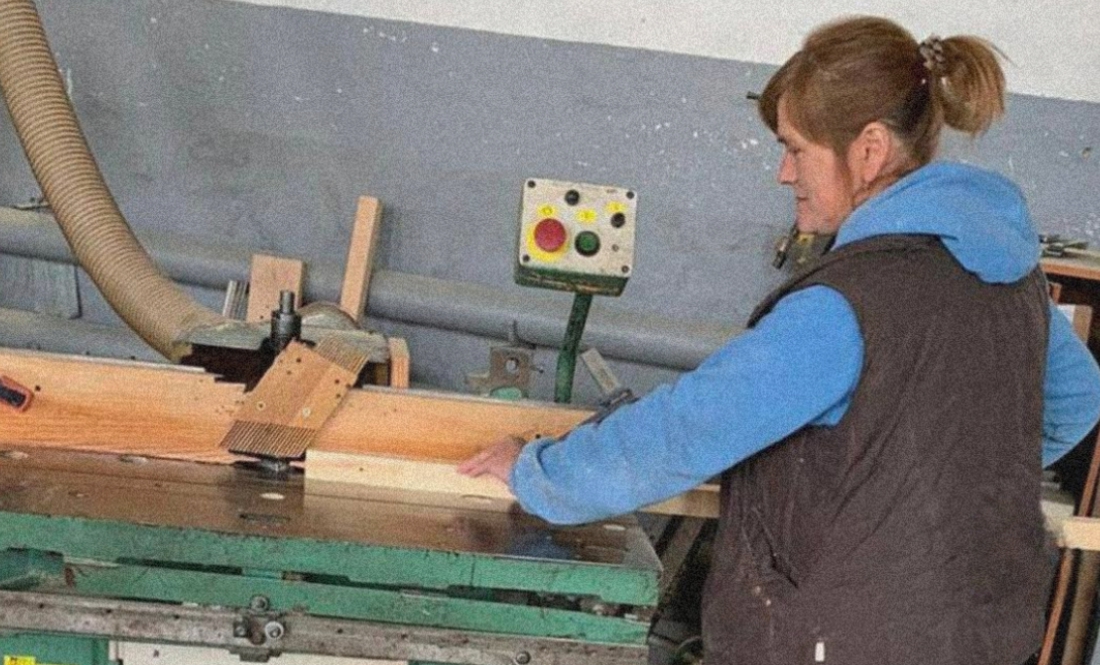 Жінки з Чернігівщини опановують деревообробні верстати
