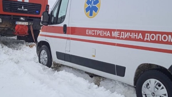 До Ніни Закирченко в Ладані на Прилуччині «швидка» добралася завдяки рятувальникам