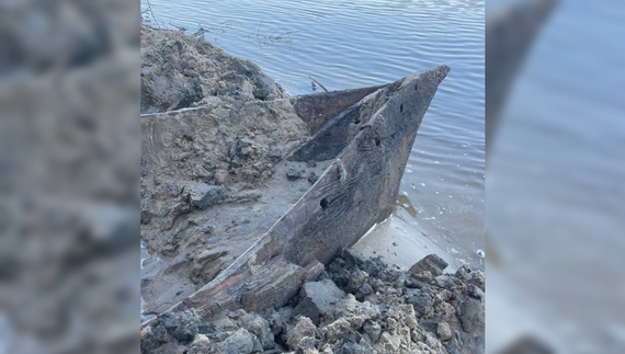 В шарі піску під Черніговом знайшли човен-довбанку