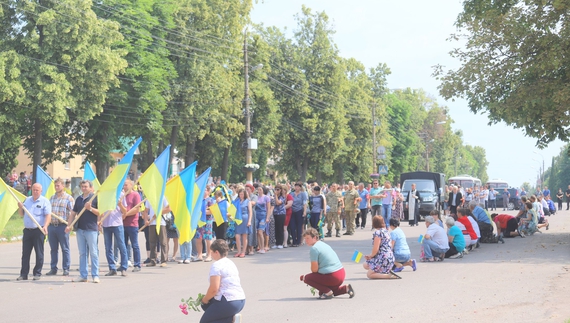 У Срібному попрощалися із загиблим бійцем: воював стрільцем-снайпером