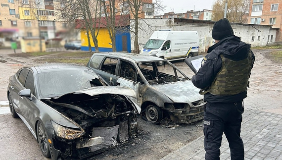 На Чернігівщині затримали палія авто: зловмиснику загрожує до 10 років ув’язнення