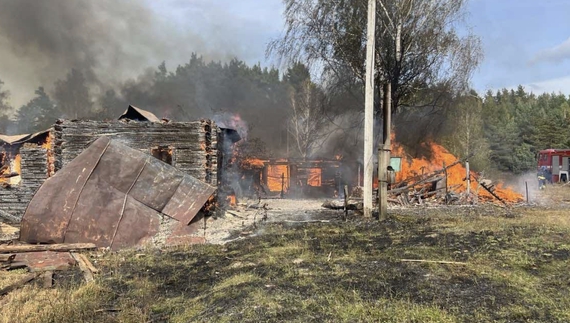 «Воно свистить і як бабахне!»: на Городнянщині згоріла хата Миколи Ступака