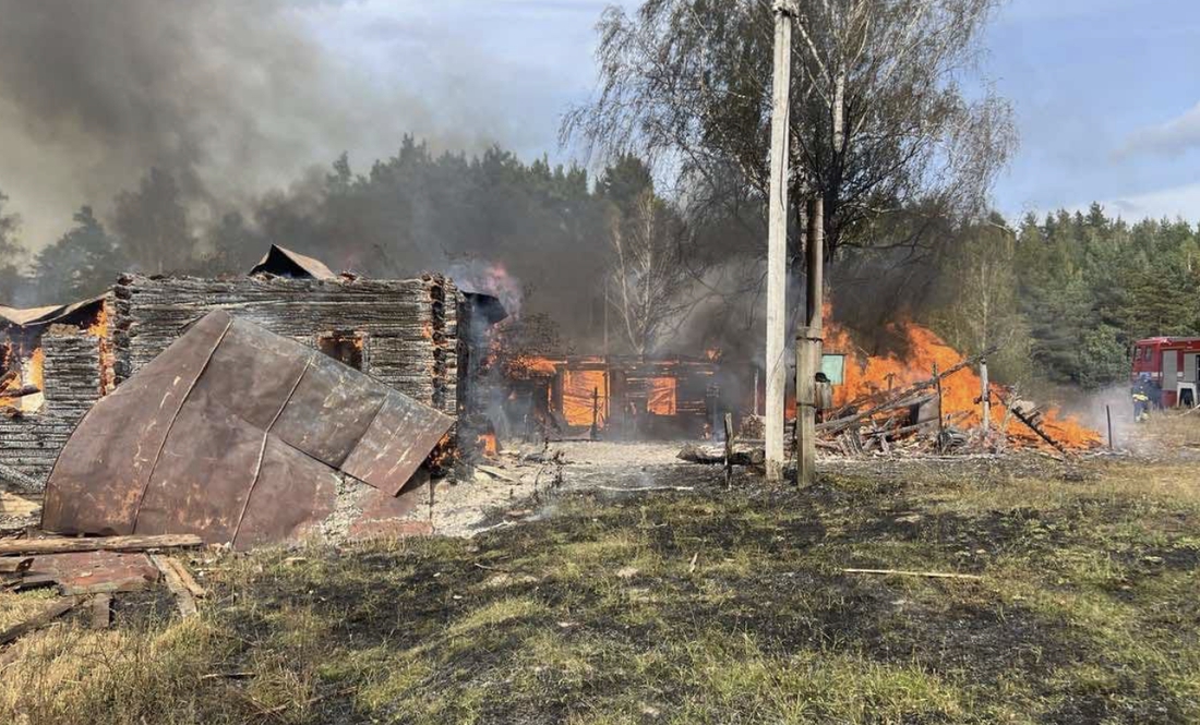 «Воно свистить і як бабахне!»: на Городнянщині згоріла хата Миколи Ступака