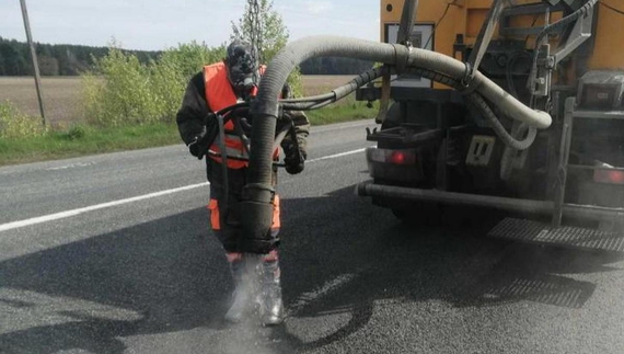 На Чернігівщині взялися за аварійний ремонт важливих для регіону гуманітарних маршрутів