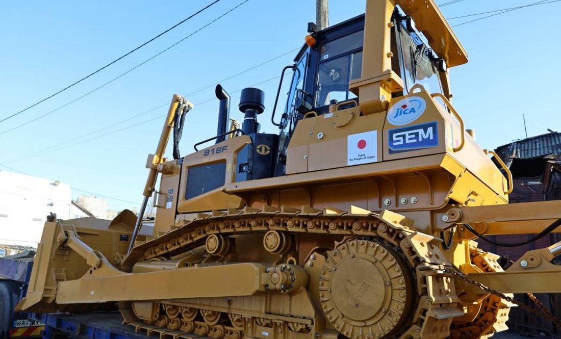 Екскаватори і бульдозери вже в Чернігові: кому передали техніку