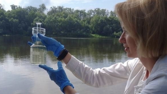 Екологи взяли проби води Стрижня і Десни в межах Чернігова. Де брудніше?