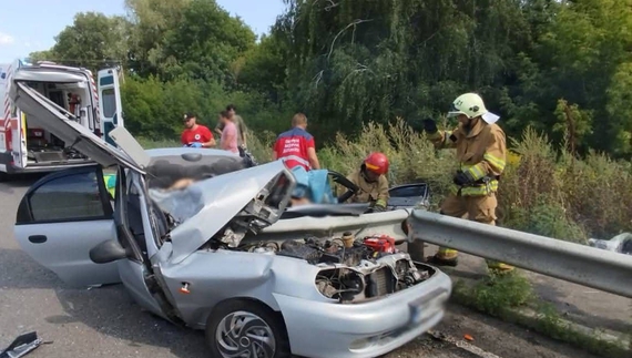 На Чернігівщині водій Lanos заснув за кермом — одна людина загинула