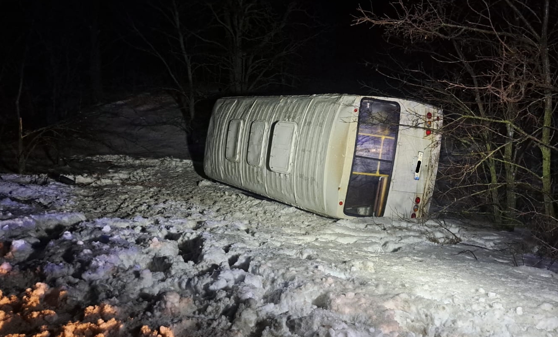 На Чернігівщині перекинувся автобус: що з пасажирами