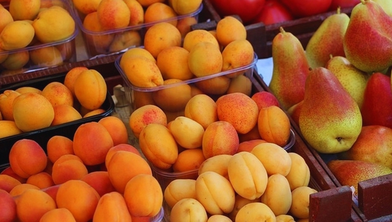 На Чернігівщині пішли порічки, абрикоси та малина - і цукор виріс у ціні. А ще рекордно подорожчав... часник