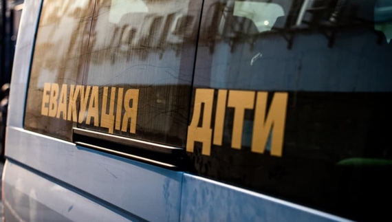 "Нема в селі ні світла, ні зв’язку": чи погоджуються люди на евакуацію
