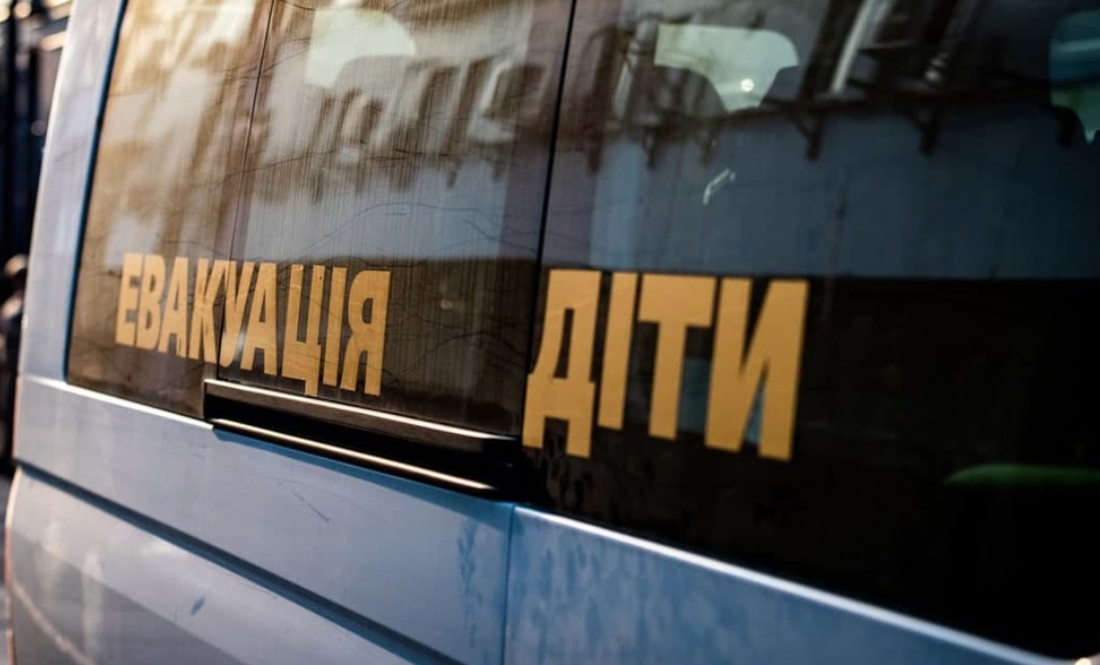 "Нема в селі ні світла, ні зв’язку": чи погоджуються люди на евакуацію