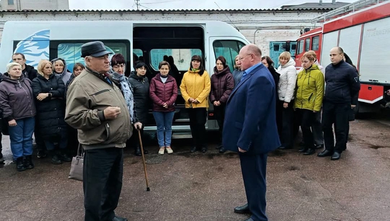 Білий Renault Master тепер обслуговуватиме підопічних Центру надання соцпослуг