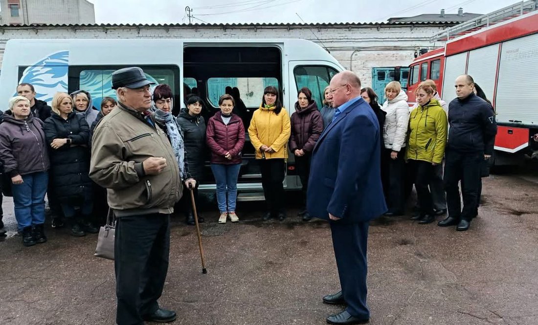 Білий Renault Master тепер обслуговуватиме підопічних Центру надання соцпослуг
