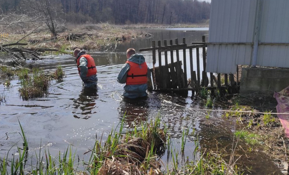 У Страсну Суботу на Чернігівщині із водойми дістали потопельника