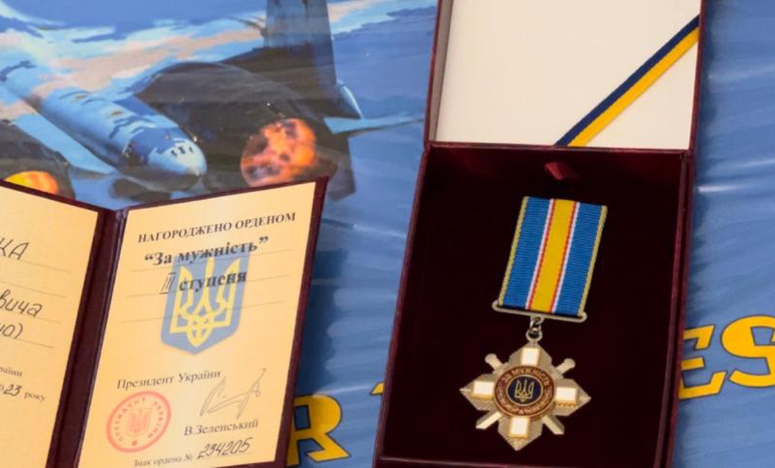 У Чернігів приїхав командувач повітряного командування «Центр»: передали нагороду родині загиблого пілота
