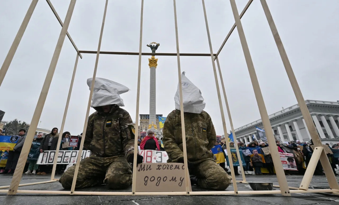 Чернігівку, чий чоловік-військовий 2 роки перебуває у полоні в рф, росіяни змушують виходити на протести проти української влади