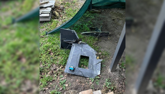 Хвилі дронів атакують Чернігів: вибухи та руйнування