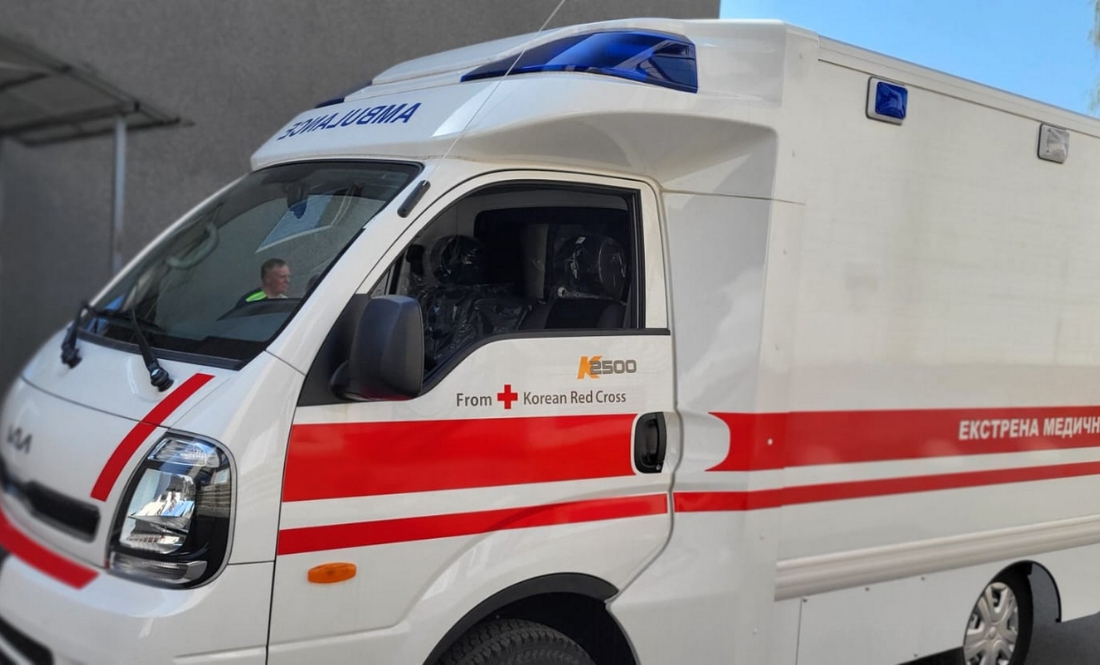 КНП «Сновська ЦРЛ» отримала автомобіль швидкої допомоги KIA від Кореї