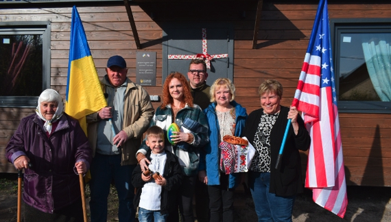Родина Строгих, яка втратила свою оселю під час активних бойових дій у 2022 році, отримала новий будинок. Новоселівка, 20 квітня 2024 року