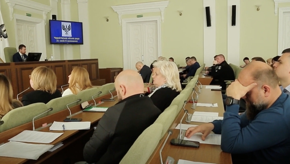 Дотиснули: у Чернігові група депутатів змусила скликати позачергову сесію Чернігівської міськради