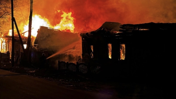 Пожежа у Новгород-Сіверському після удару "герані". 6 грудня