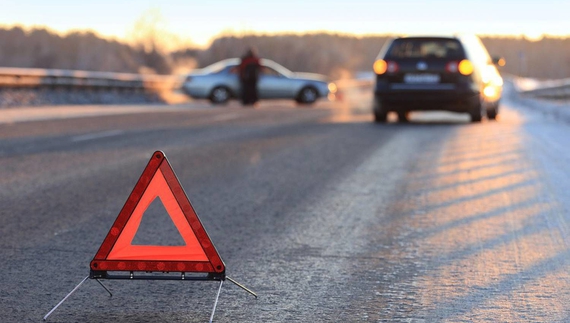 Трагічна ДТП у Чернігівському районі: збили водія, який стояв поруч із авто