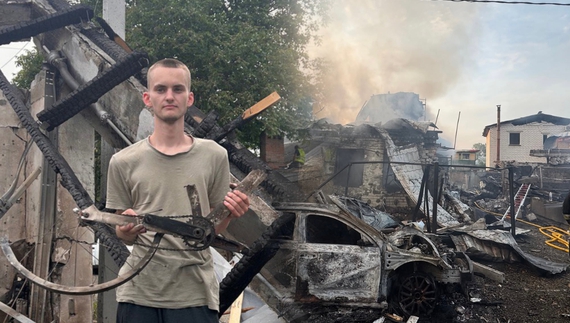 Родині чернігівців російські дрони знищили дім. Сім'я Підлісних потребує допомоги